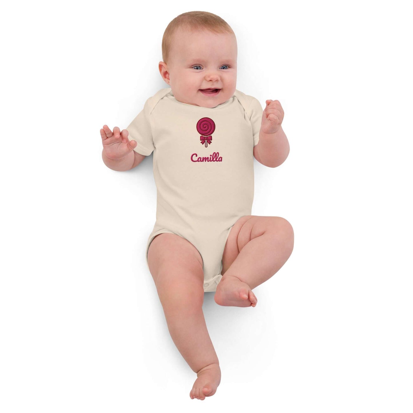 Body neonato ricamato “Girlypop” in cotone organico, con lecca-lecca e nome personalizzato Camilla.