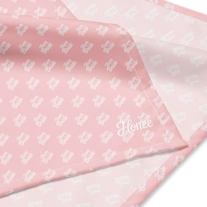 Bandana rosa con stampa all over 'Team Bride', accessorio versatile per addio al nubilato.