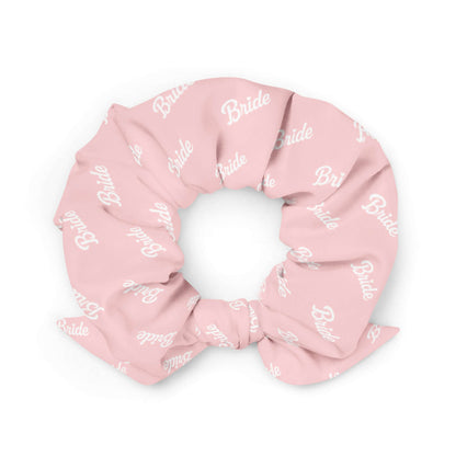 Scrunchie sposa in tessuto ecosostenibile, rosa con stampa 'Bride', perfetto per momenti speciali e addio al nubilato.