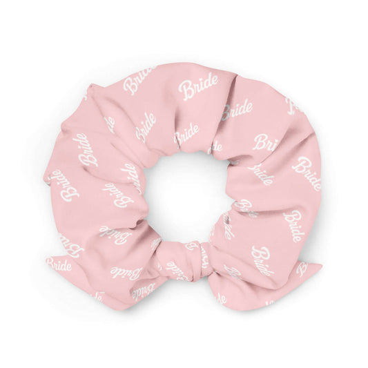 Scrunchie sposa in tessuto ecosostenibile, rosa con stampa 'Bride', perfetto per momenti speciali e addio al nubilato.