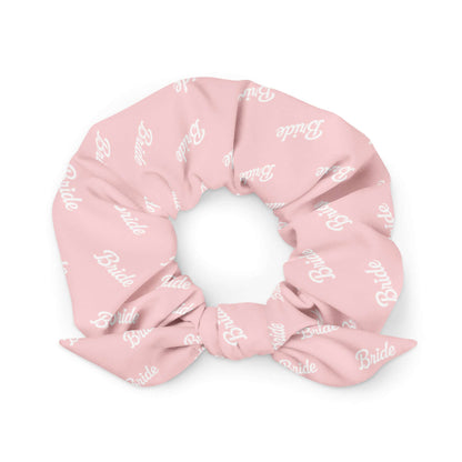 Scrunchie rosa in tessuto ecosostenibile con stampa 'Bride', accessorio elegante per spose.