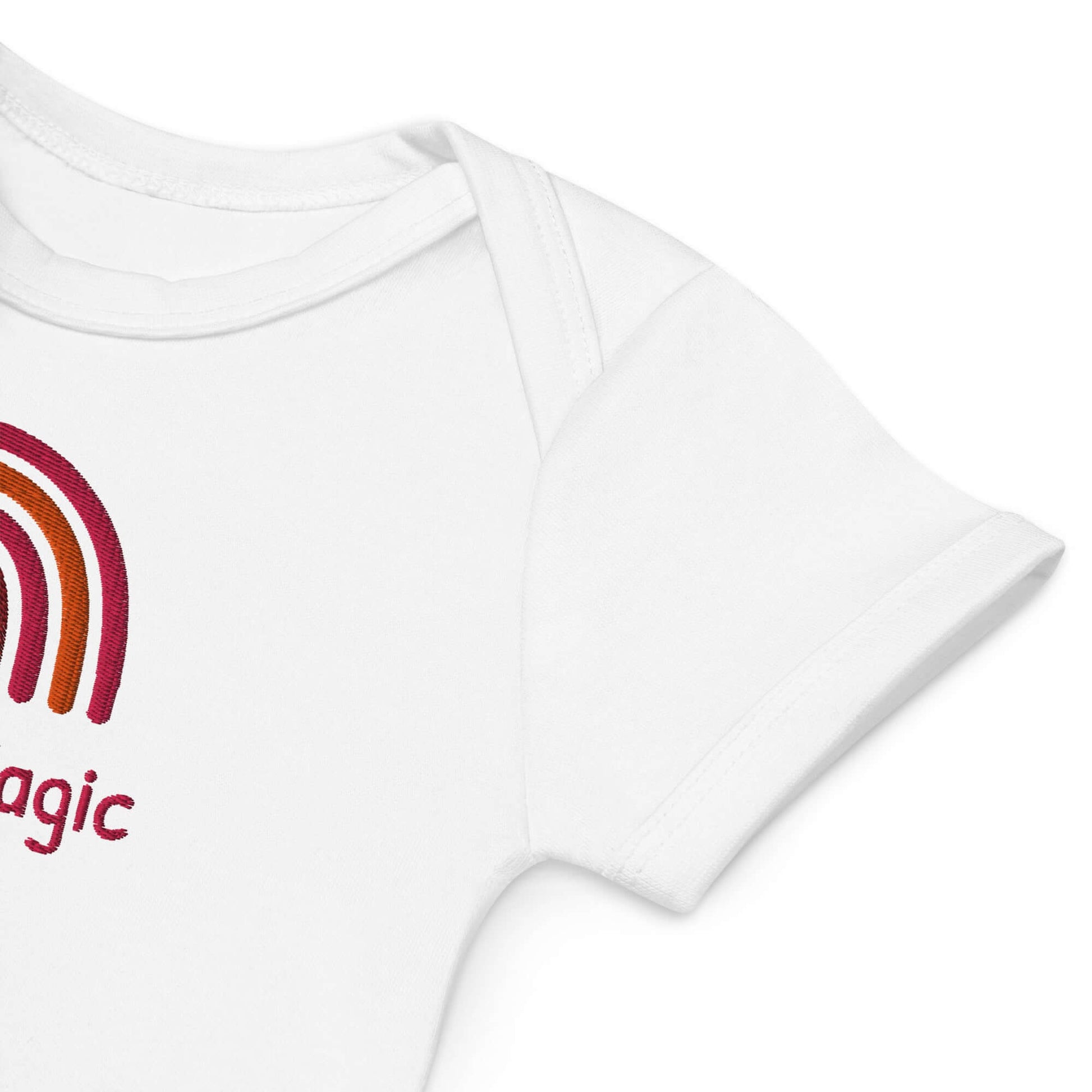 Body neonato personalizzato bianco con arcobaleno ricamato, cotone organico per bimbe.