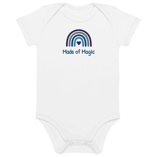 Body neonato personalizzato in cotone bianco con ricamo arcobaleno 'Made of Magic' per bimbo.