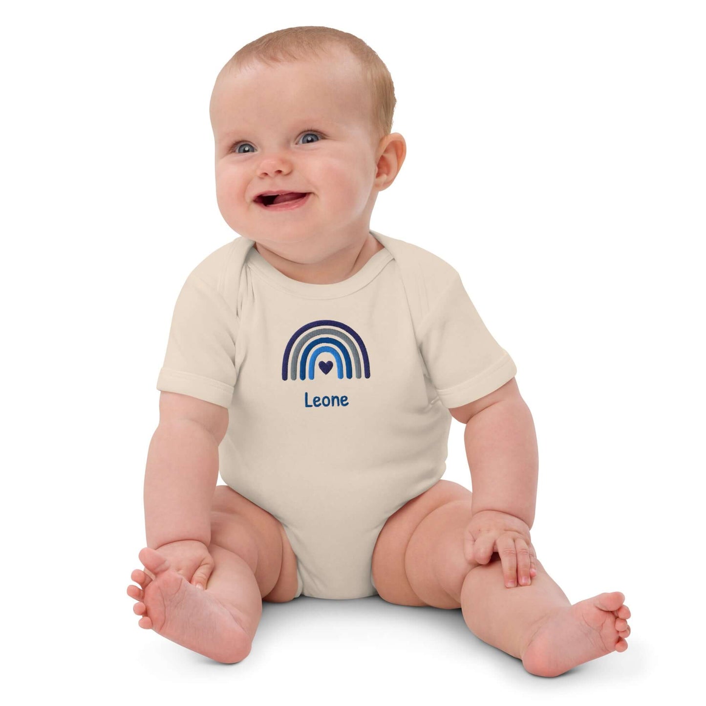 Body neonato personalizzato con ricamo Arcobaleno e scritta Leone, in cotone organico.