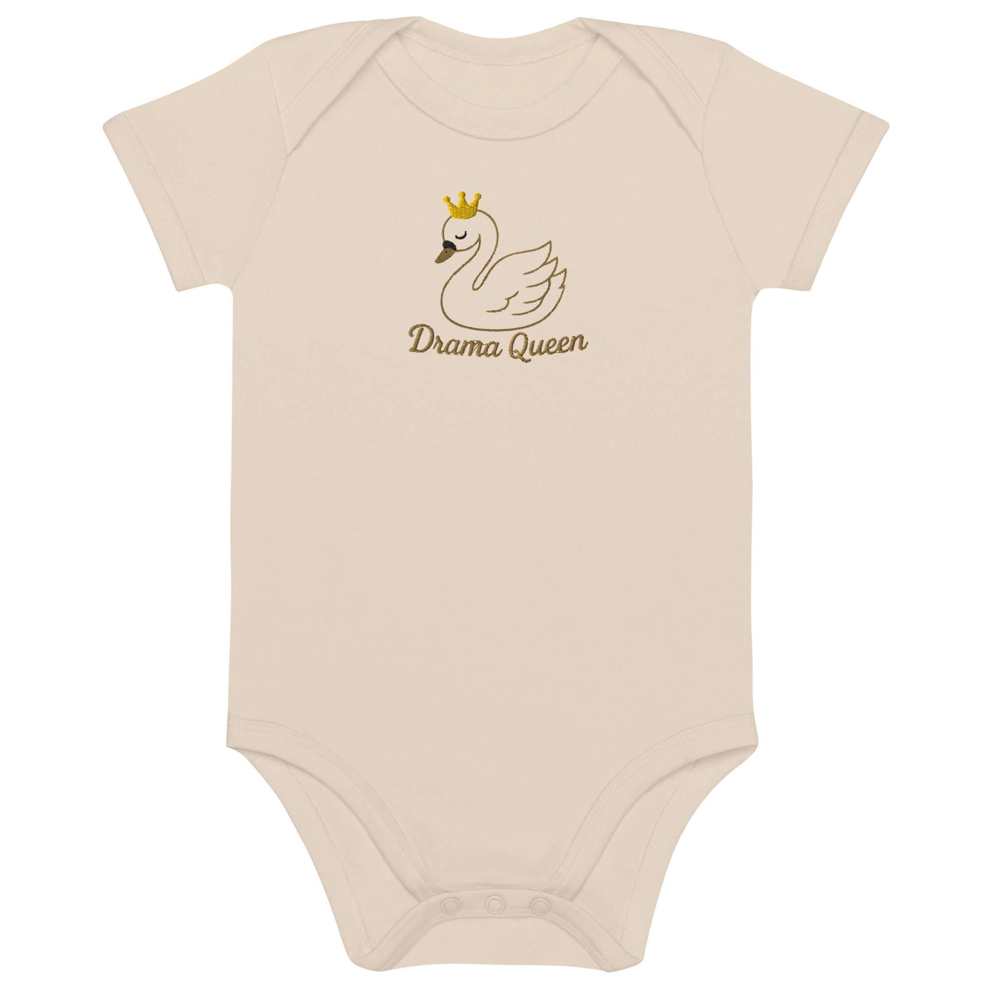 Body neonato 'Drama Queen' con cigno ricamato e coroncina, elegante e ironico.