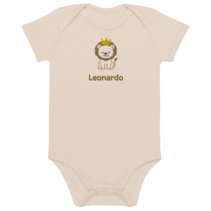 Body neonato "King of Naps" con leoncino ricamato e nome Leonardo, perfetto per i piccoli sovrani del relax.