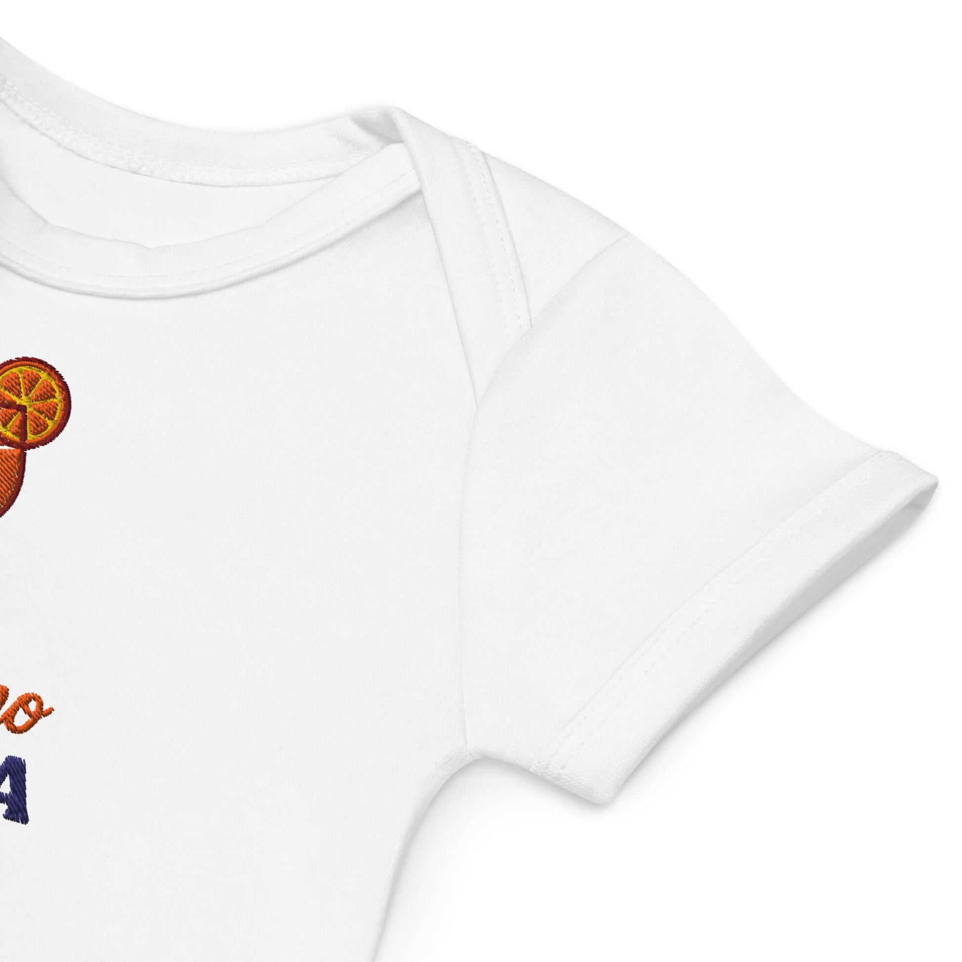 Dettaglio body neonato zia bianco con ricamo Spritz divertente e colorato.