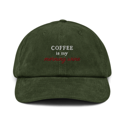 Cappellino ricamato in velluto a coste con scritta "Coffee is my morning wine".
