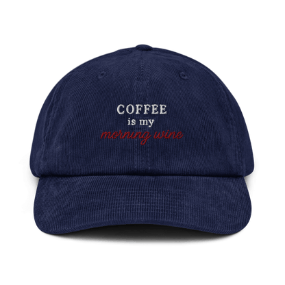 Cappellino ricamato in velluto a coste con scritta "Coffee is my morning wine".