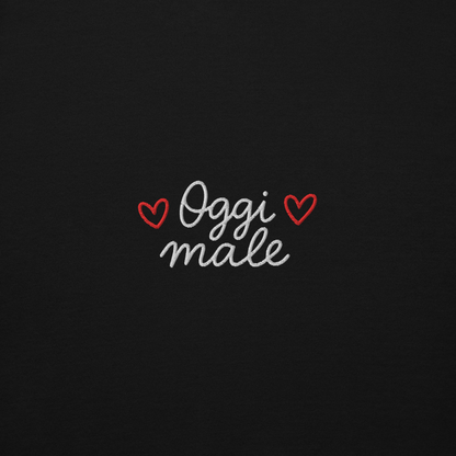 Ricamo felpa donna "Oggi male" con cuori rossi su sfondo nero, stile ironico e diretto.