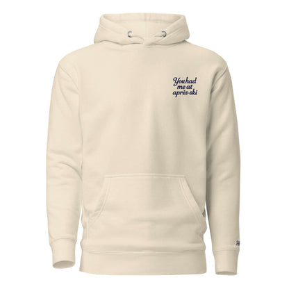Felpa St. Moritz bianca con scritta ricamata "You had me at aprés-ski", stile unisex e comodo.