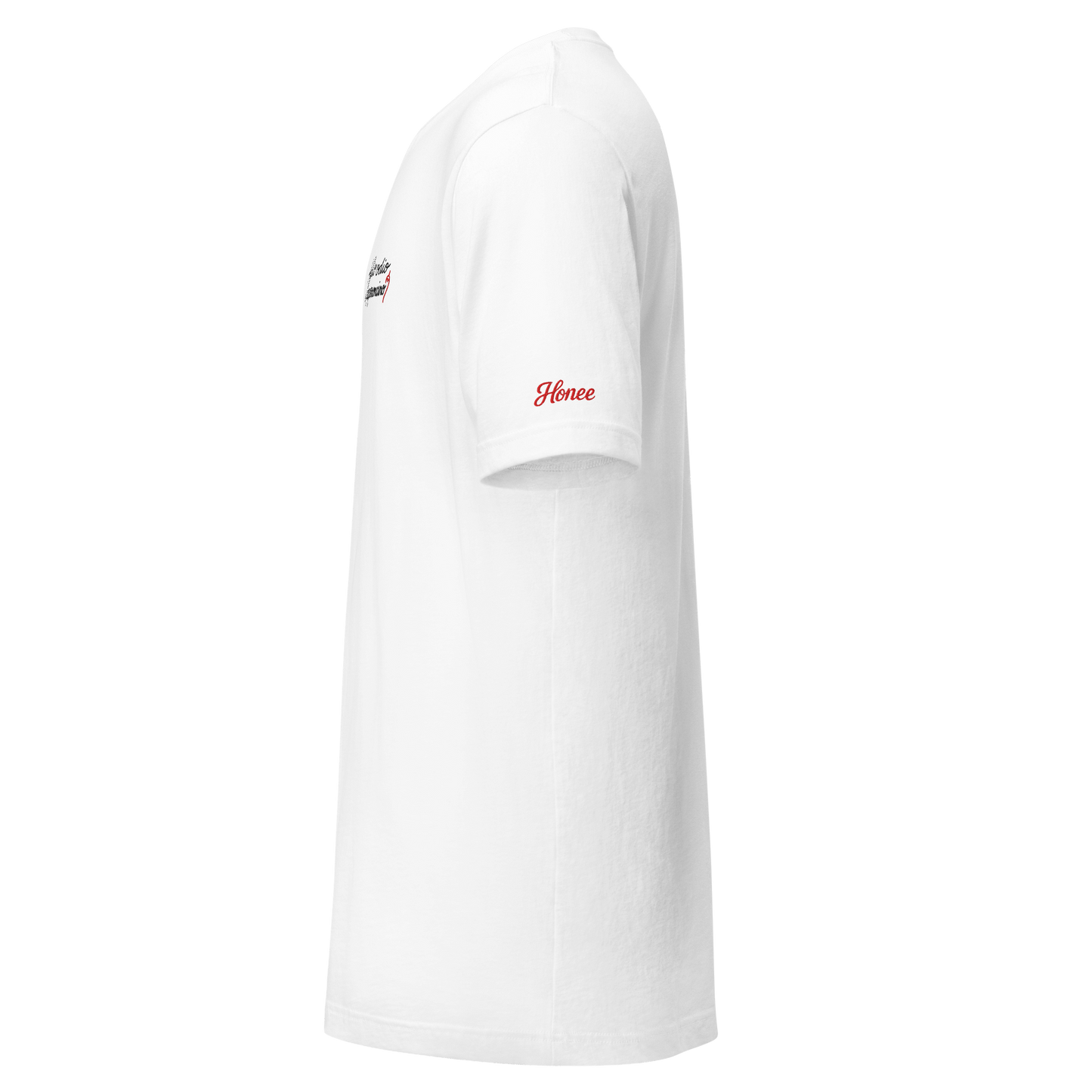 Maglietta ricamata donna bianca "Aglio, odio e peperoncino" vista laterale con dettagli rossi.