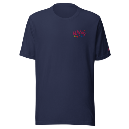 Maglietta ricamata 'Wifey' in cotone, colore blu navy, comoda e leggera per ogni occasione.
