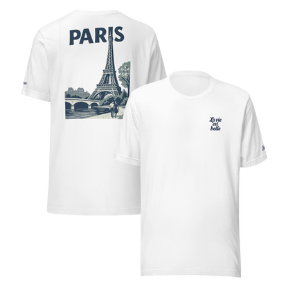 T-shirt bianca da uomo con la scritta 'La vie est belle' e grafica della Torre Eiffel, perfetta per un tocco parigino.