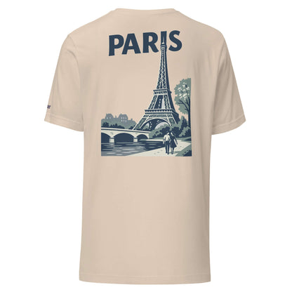 T-shirt beige con grafica della Torre Eiffel e scritta 'PARIS' sul retro, perfetta per gli amanti della città.