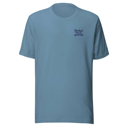 T-shirt da uomo in blu con ricamo "You had me at aprés-ski" per appassionati di montagna e après-ski.