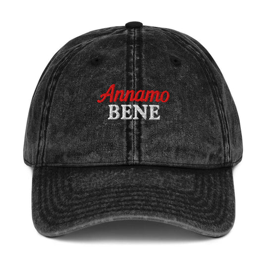 Cappellino ricamato vintage "Annamo bene" in twill di cotone, stile unico e comodo.