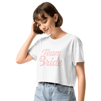 Crop top bianco 'Team Bride' per celebrazioni dell'addio al nubilato, ideale per le amiche della sposa.